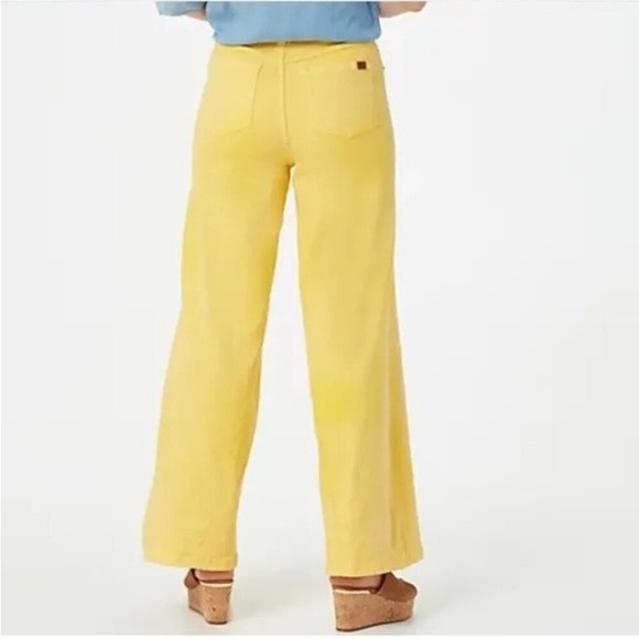 NWT Peace Love World Jeans Bright Yellow
Extra Wide Leg Bell Bottoms Size 18W - Picture 5 of 8